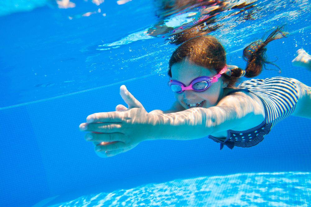 swimbg3-2000×1334