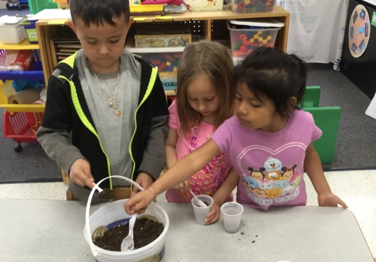 2017-18-Independence-kids-planting-landscape